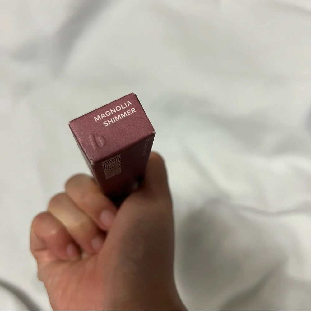 beautycounter beyond gloss magnolia shimmer discontinued Jan sale